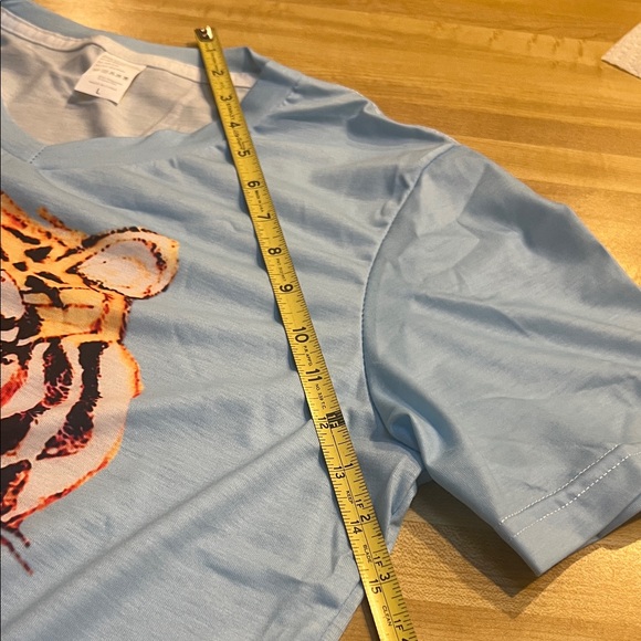 #0813* Unisex Thee GoldenTiger Art T-Shirt design by Julie Lee Nersinger - Picture 7 of 7